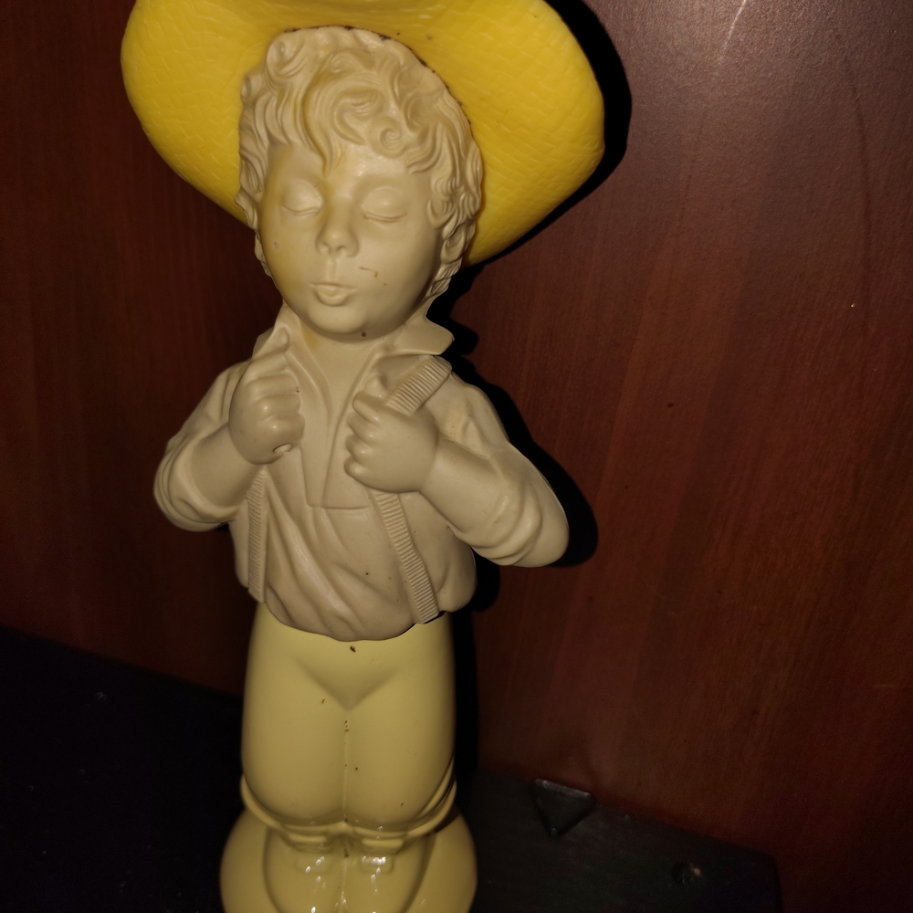 Avon Men's Grooming Figurine with Yellow Hat